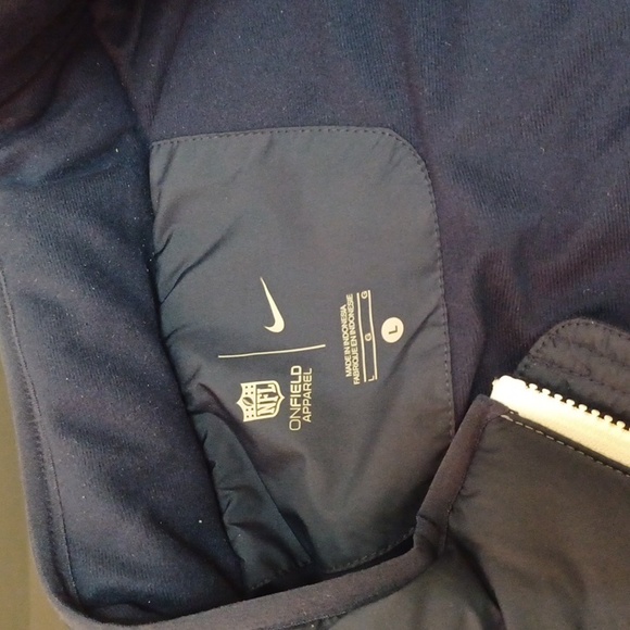 NWT Seattle Seahawks Nike Puffer vest. Right chest silk screen Seahawks logo - Picture 6 of 8